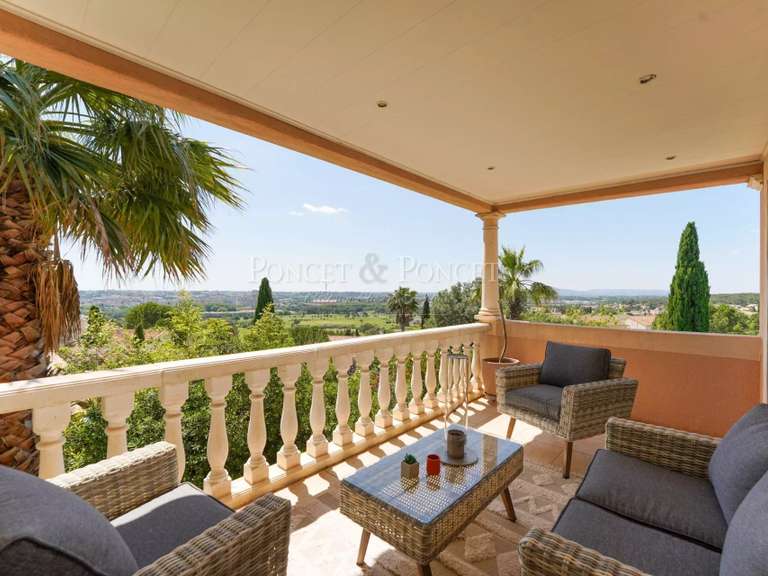 Maison Juvignac - 5 chambres - 469m²