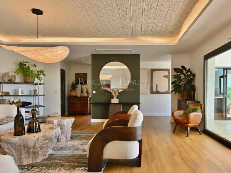 Maison Juvignac - 4 chambres - 210m²