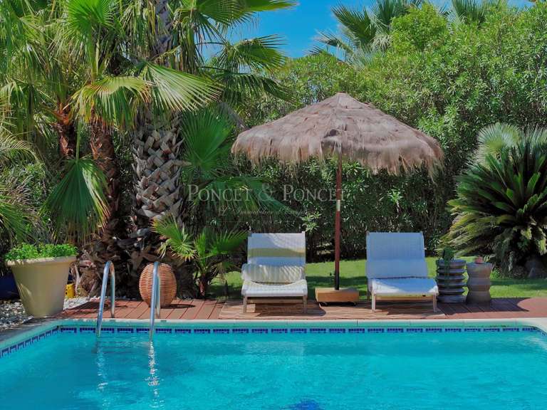 Maison Juvignac - 4 chambres - 210m²