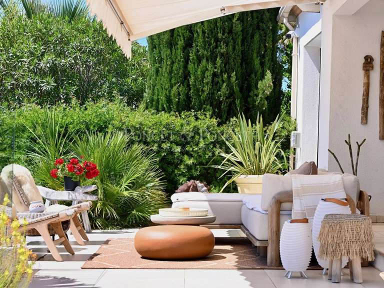 Maison Juvignac - 4 chambres - 210m²