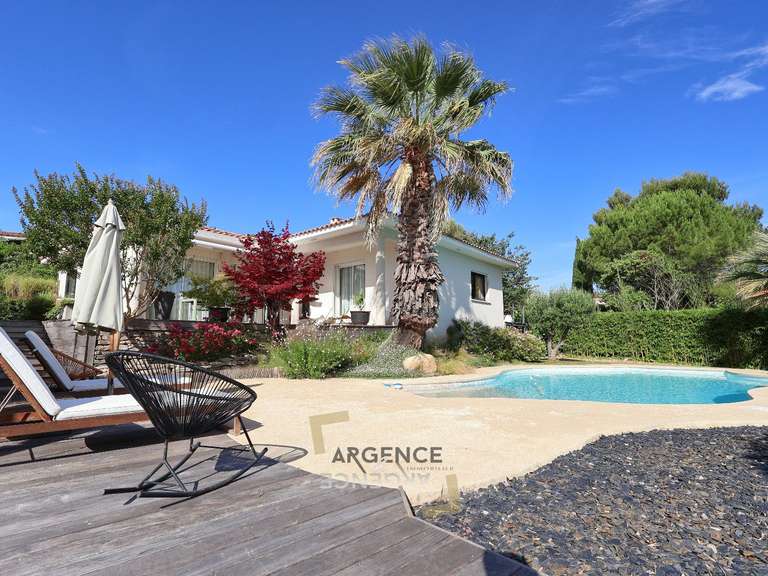 Maison Juvignac - 4 chambres - 200m²