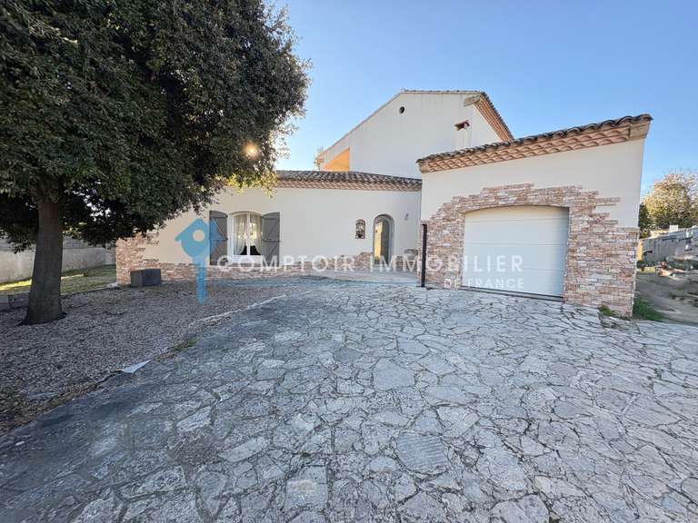 House Juvignac - 4 bedrooms - 164m²