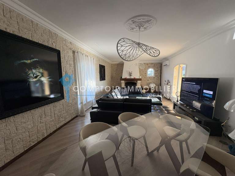 House Juvignac - 4 bedrooms - 164m²