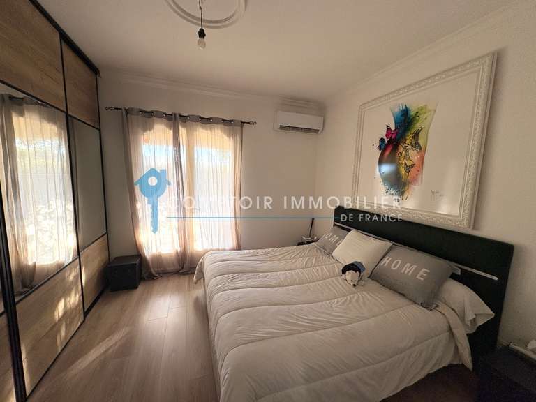 House Juvignac - 4 bedrooms - 164m²