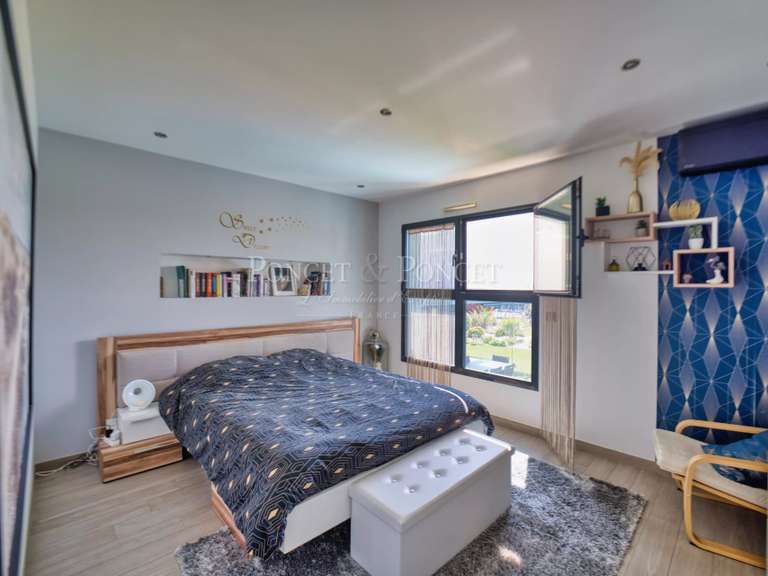 Maison Juvignac - 4 chambres - 180m²