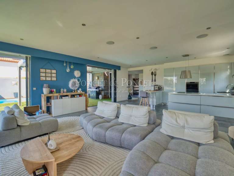 Maison Juvignac - 4 chambres - 180m²