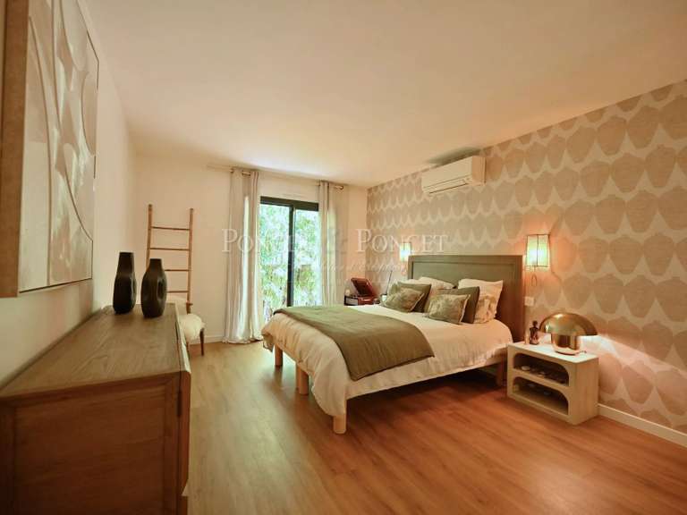 Maison Juvignac - 4 chambres - 210m²