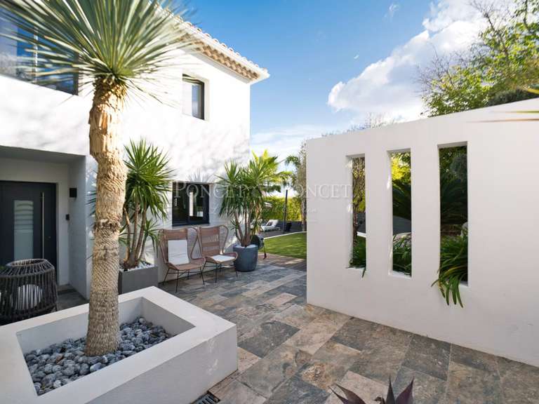 House Juvignac - 4 bedrooms - 246m²