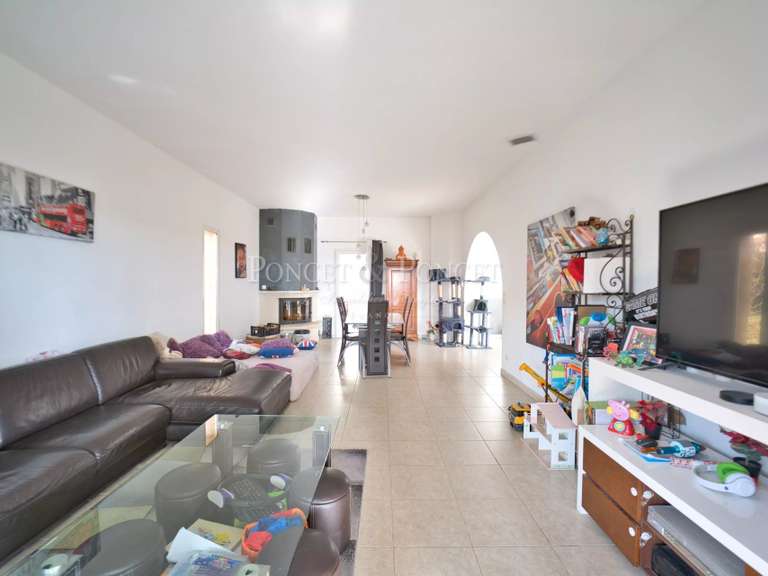 House Juvignac - 4 bedrooms - 230m²