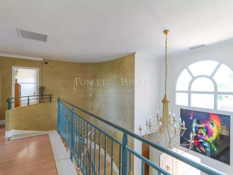 Maison Juvignac - 5 chambres - 469m²