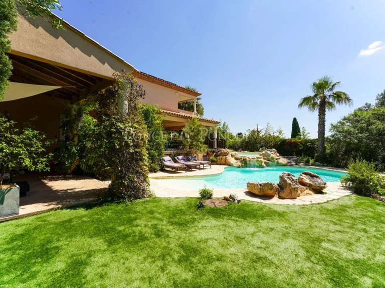Maison Juvignac - 5 chambres - 469m²