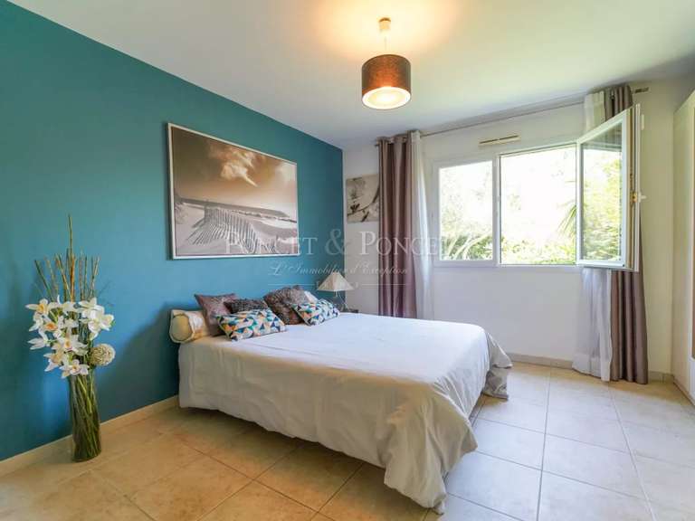 Maison Juvignac - 5 chambres - 469m²