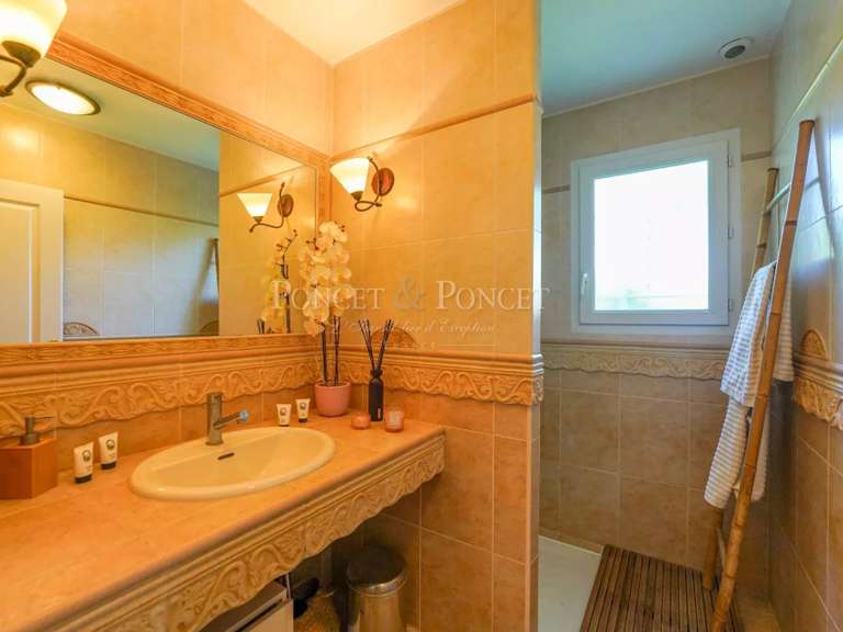 Maison Juvignac - 5 chambres - 469m²