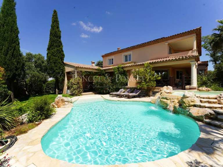 Maison Juvignac - 5 chambres - 469m²