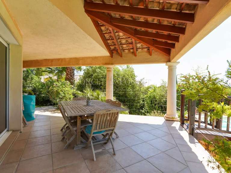 Maison Juvignac - 5 chambres - 469m²