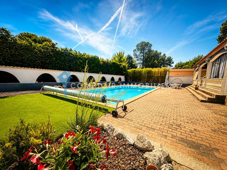 Maison Juvignac - 3 chambres - 147m²