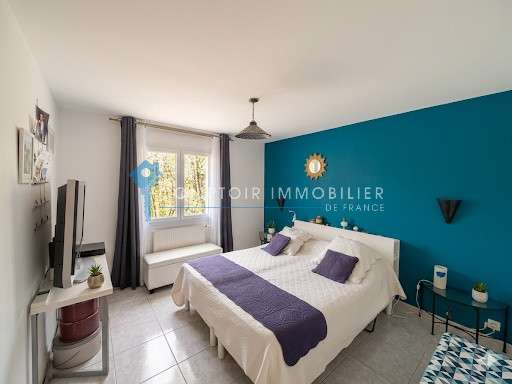 House Juvignac - 3 bedrooms - 147m²