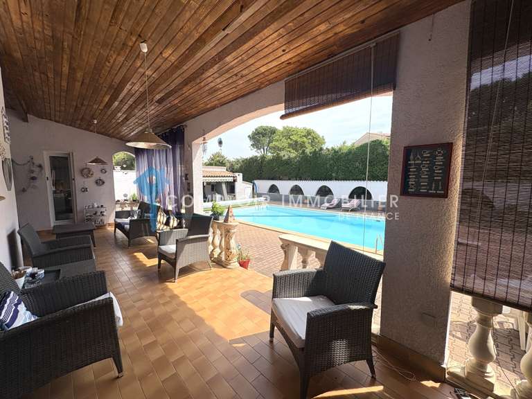 Maison Juvignac - 3 chambres - 147m²