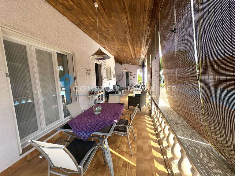 Maison Juvignac - 3 chambres - 147m²
