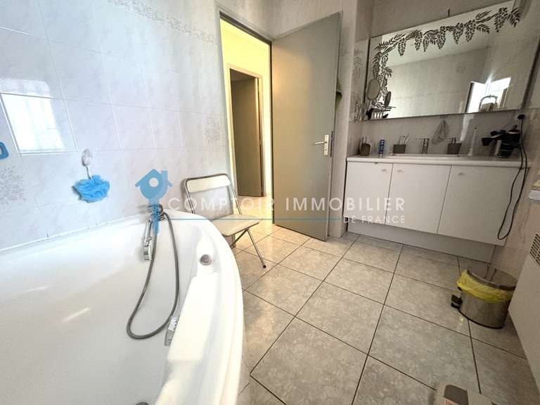 Maison Juvignac - 3 chambres - 147m²