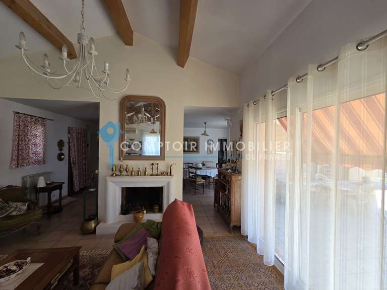 House Juvignac - 4 bedrooms - 147m²