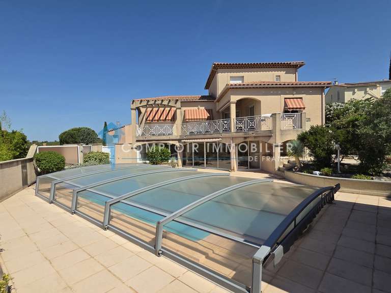 House Juvignac - 4 bedrooms - 147m²