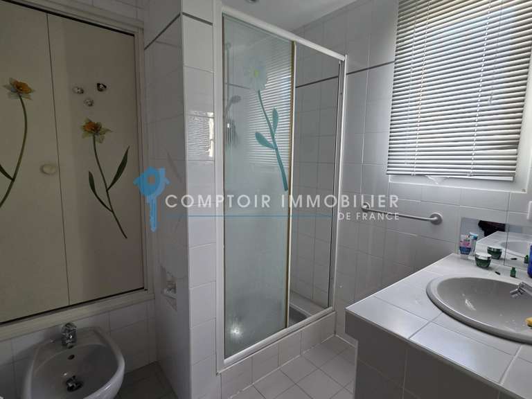 House Juvignac - 4 bedrooms - 147m²
