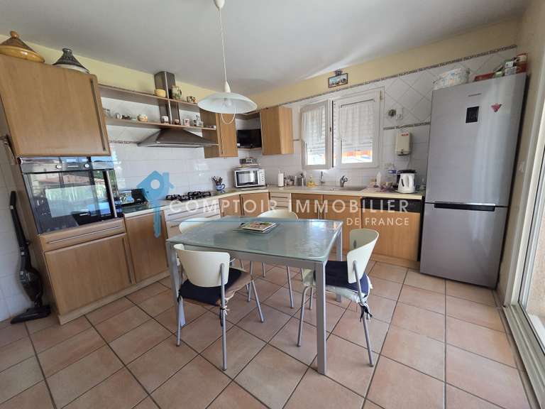 House Juvignac - 4 bedrooms - 147m²