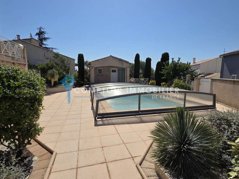 House Juvignac - 4 bedrooms - 147m²