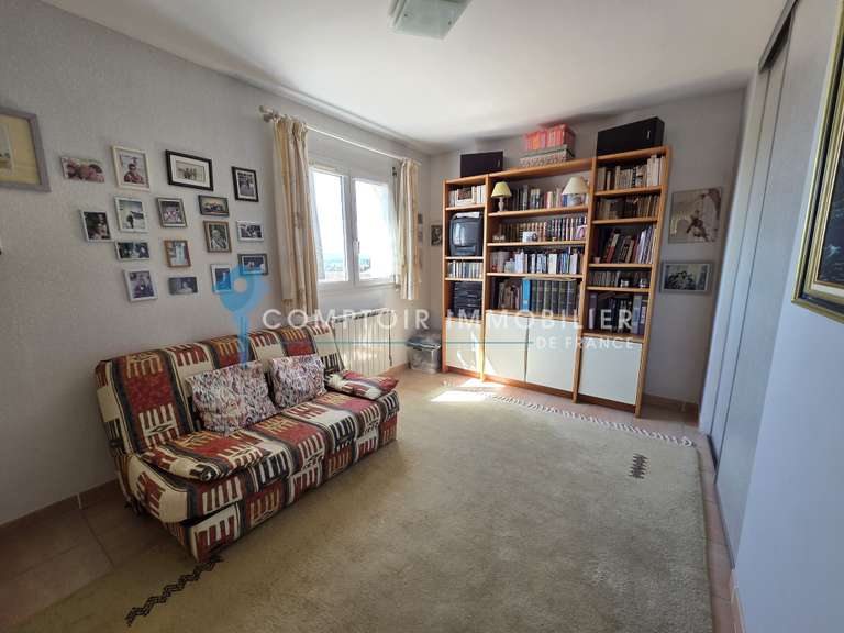 House Juvignac - 4 bedrooms - 147m²