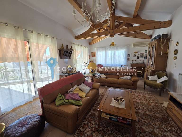 House Juvignac - 4 bedrooms - 147m²