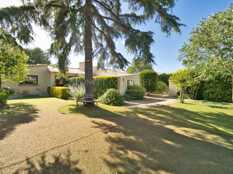 Maison Juvignac - 4 chambres - 318m²