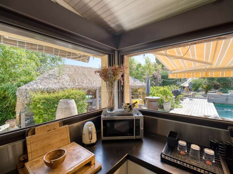 Maison Juvignac - 4 chambres - 318m²