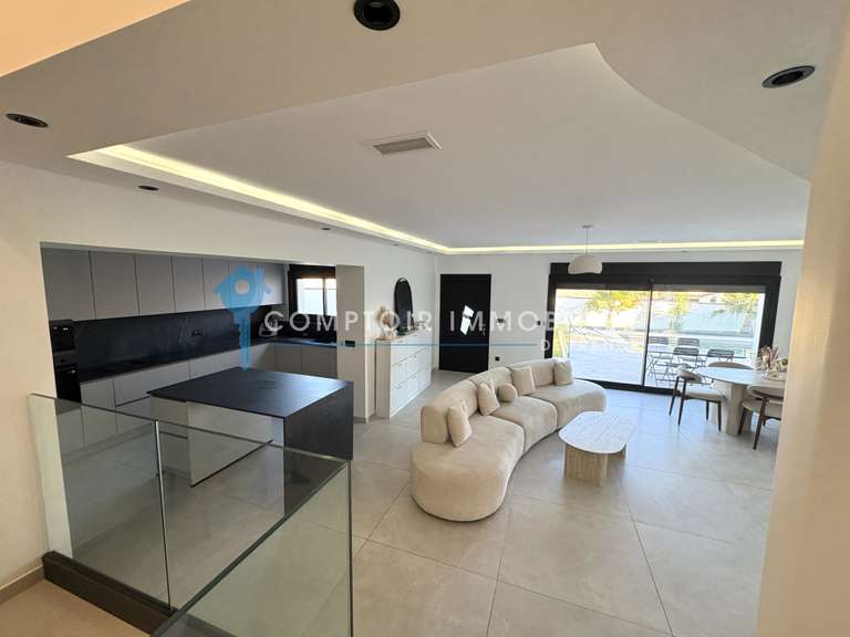 Maison Juvignac - 3 chambres - 127m²