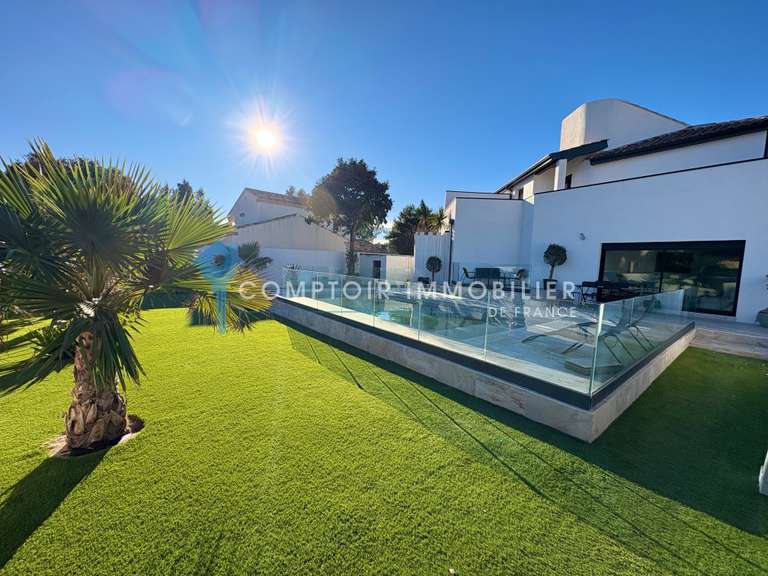 Maison Juvignac - 3 chambres - 127m²