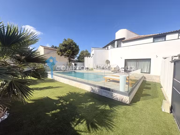 Maison Juvignac - 3 chambres - 127m²