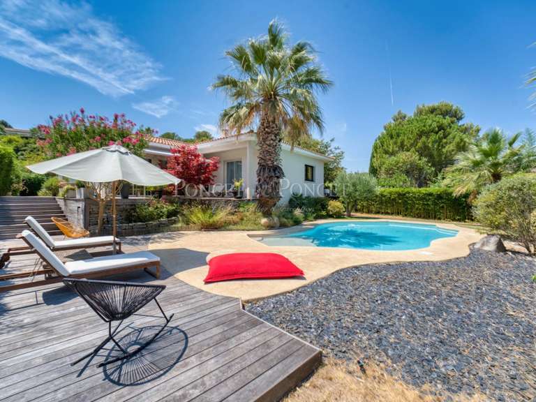 Maison Juvignac - 4 chambres - 200m²