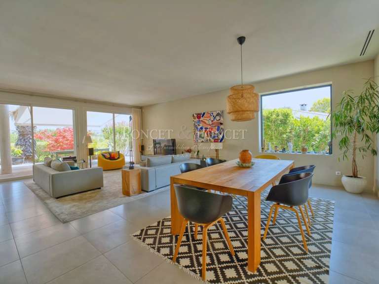 Maison Juvignac - 4 chambres - 200m²