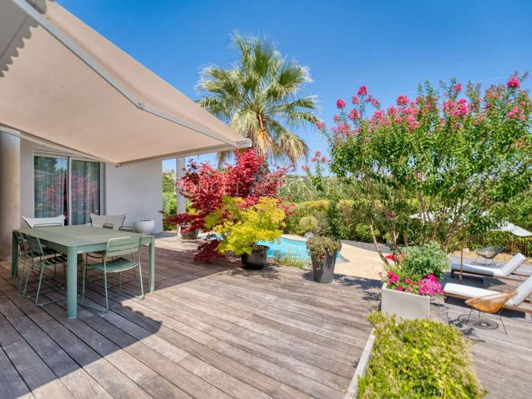 Maison Juvignac - 4 chambres - 200m²