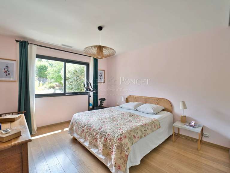 Maison Juvignac - 4 chambres - 200m²