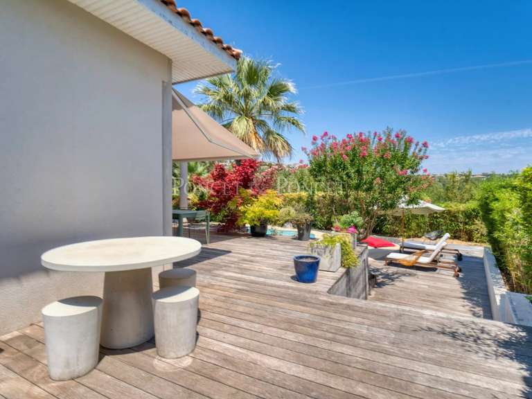 Maison Juvignac - 4 chambres - 200m²