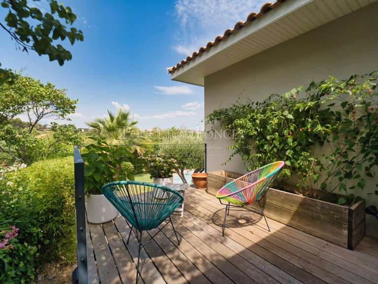 Maison Juvignac - 4 chambres - 200m²