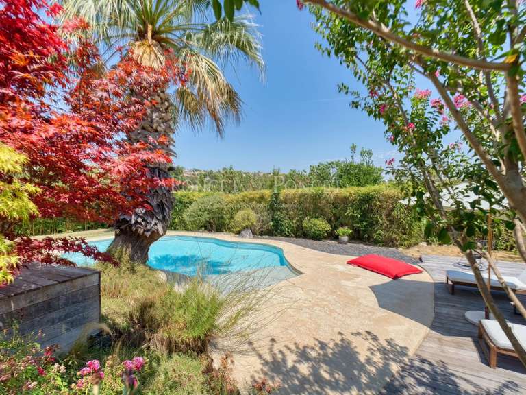 Maison Juvignac - 4 chambres - 200m²