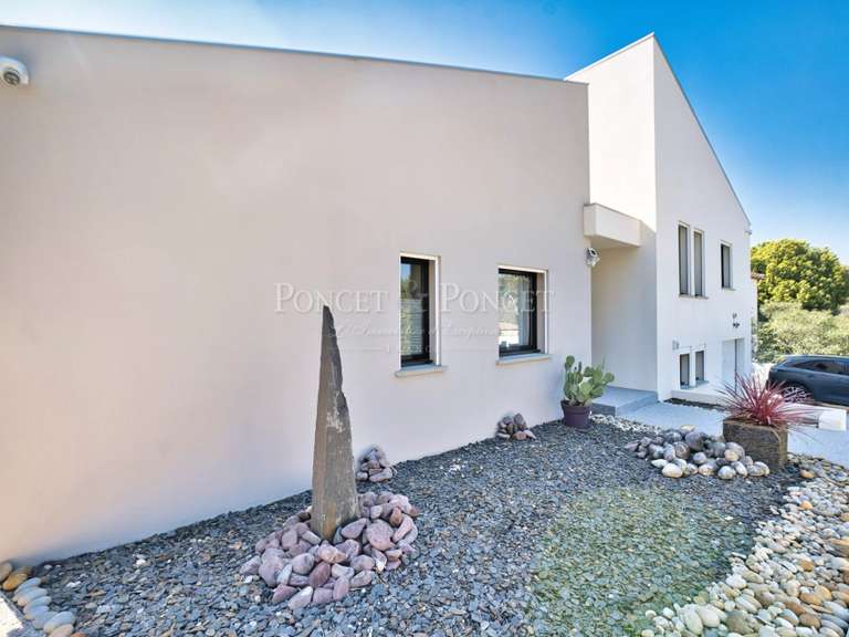 House Juvignac - 4 bedrooms - 180m²