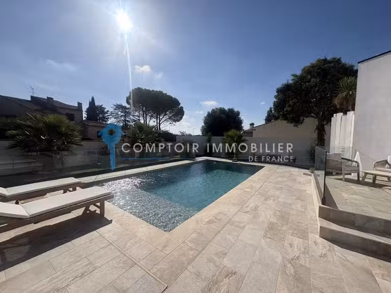 Maison Juvignac - 3 chambres - 127m²