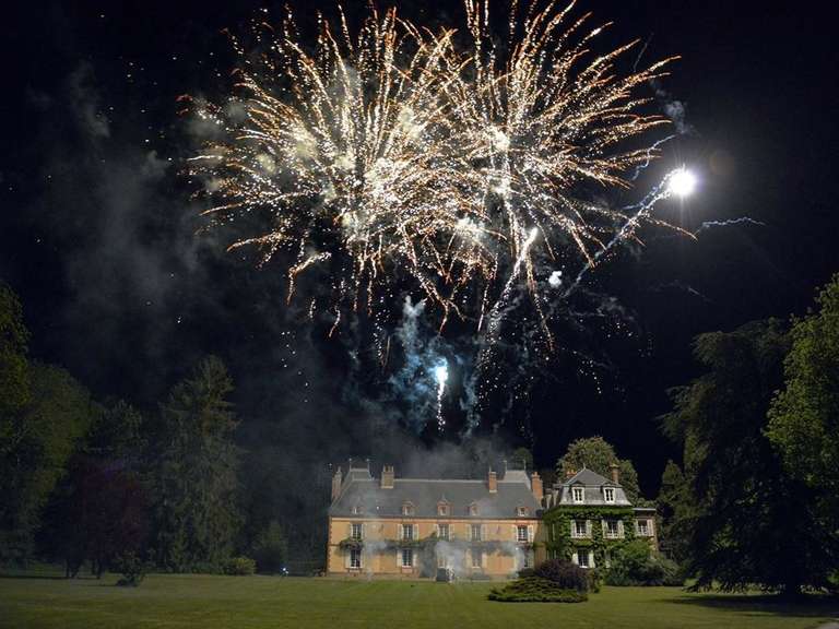 Château L'Aigle - 16 chambres - 650m²