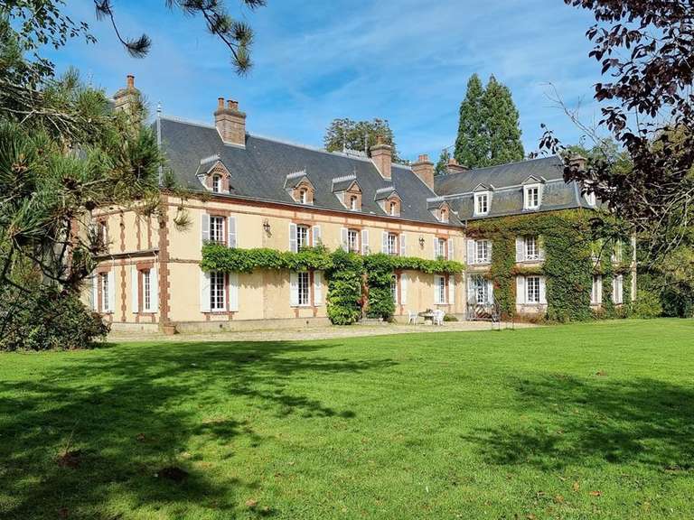 Château L'Aigle - 16 chambres - 650m²