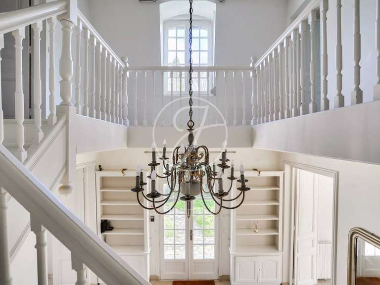 Maison L'Étang-la-Ville - 4 chambres - 331m²