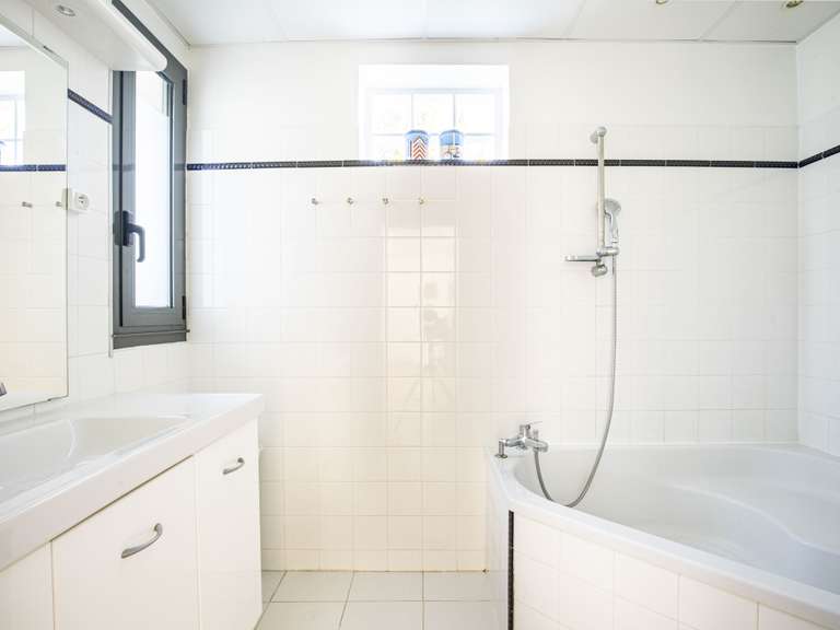 Maison L'Étang-la-Ville - 5 chambres - 230m²