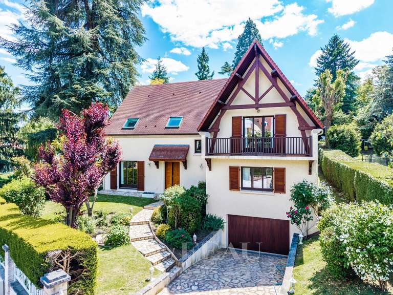 Maison L'Étang-la-Ville - 5 chambres - 380m²